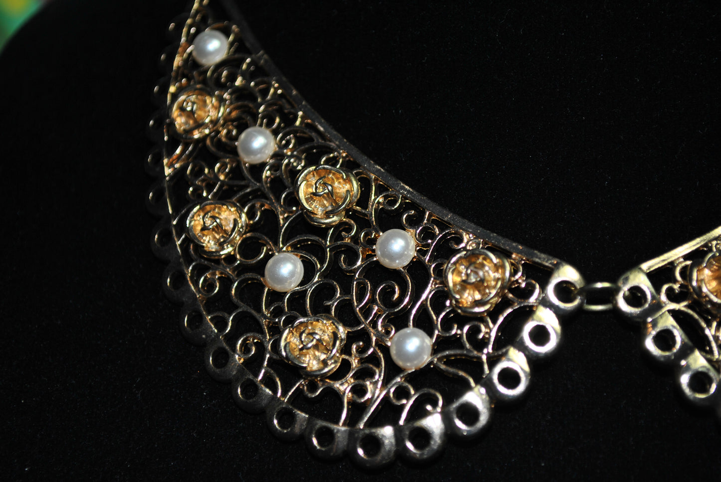 Vintage Pearl & Flower Filigree Lace Rounded Collar Bib Necklace