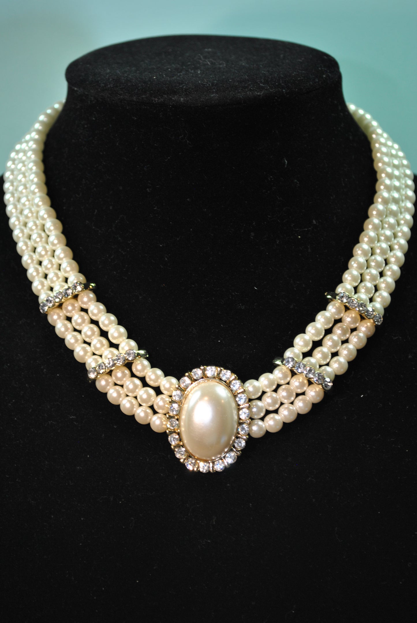 Vintage  Faux Pearl Brooch Necklace