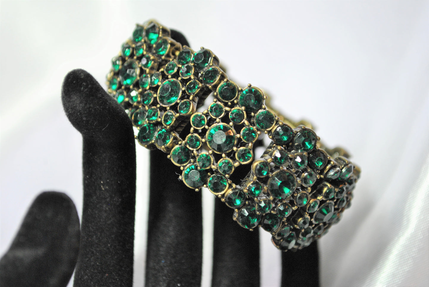 Emerald Green Crystal and Brass Stretch Bracelet