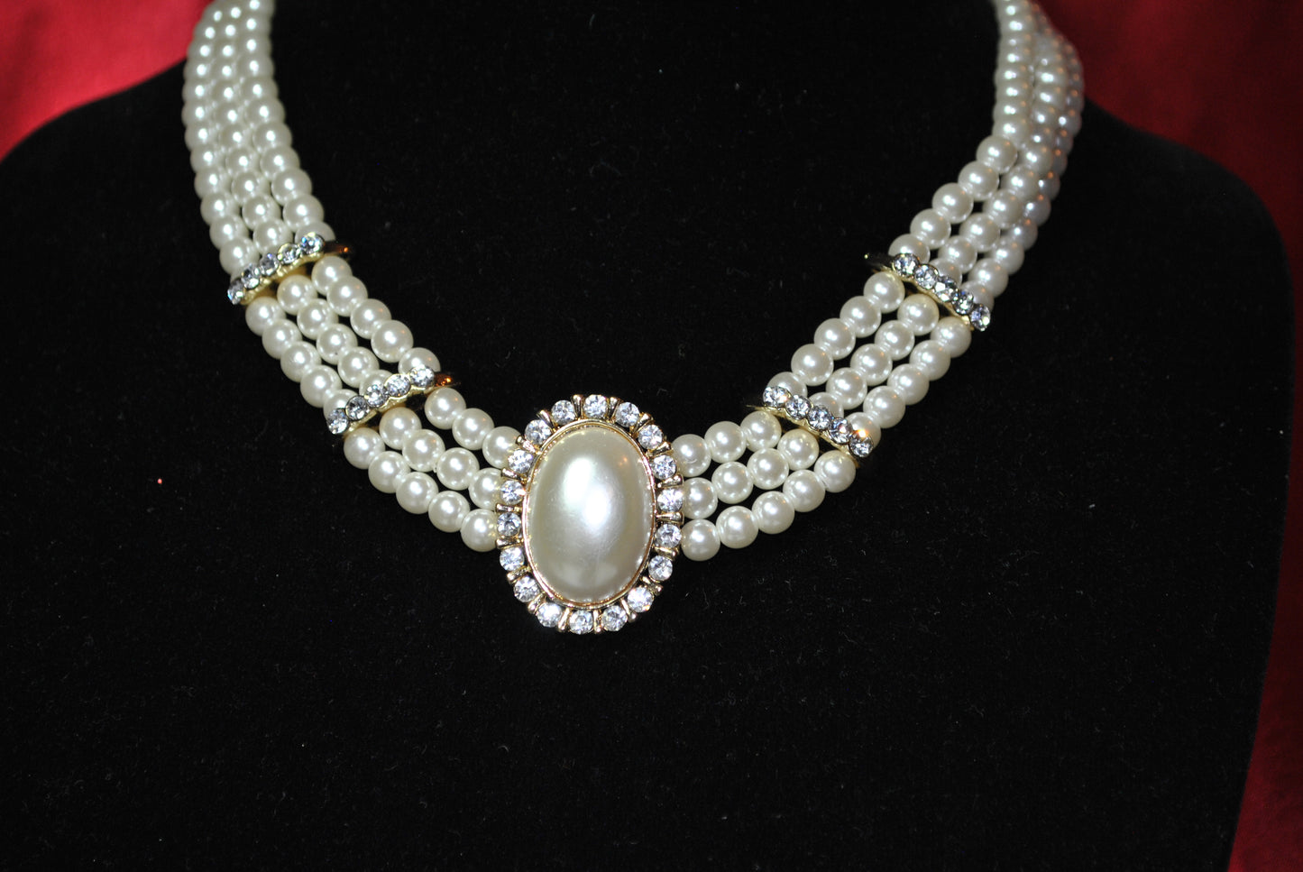 Vintage  Faux Pearl Brooch Necklace