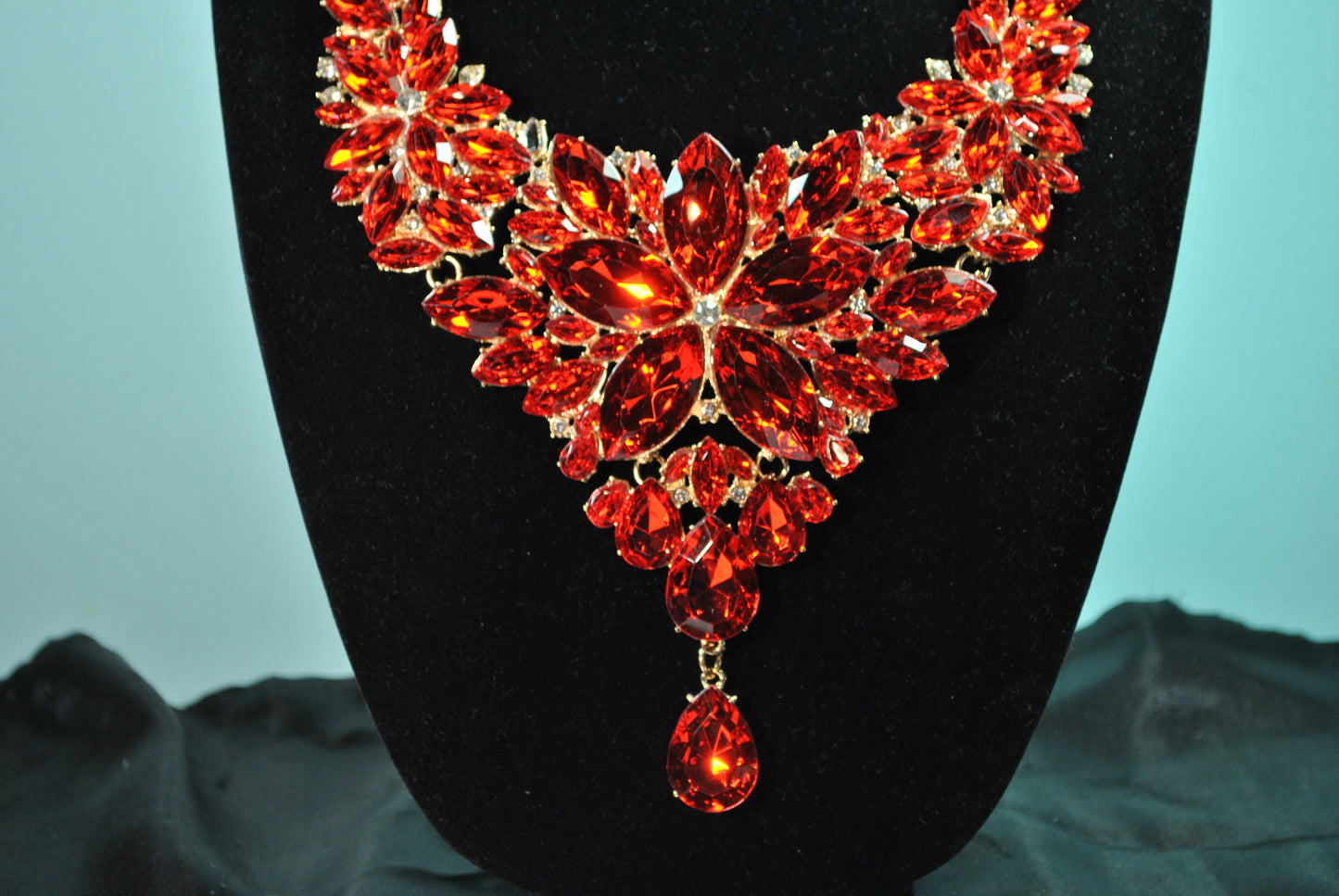 Elegant Red Baroque Statement Necklace